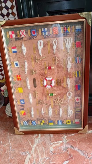 Cuadro Náutico con Banderas y Nudos Marinos