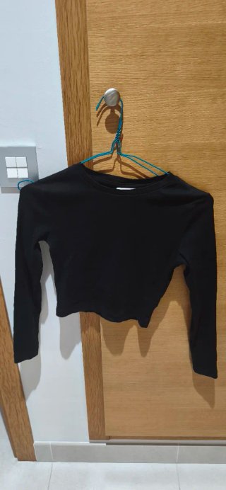 Camiseta negra manga larga niña