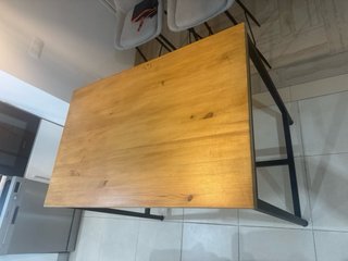 Mesa alta cocina madera y metal