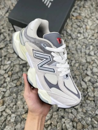 New Balance 45 Gris/Blanco Nuevas Originales