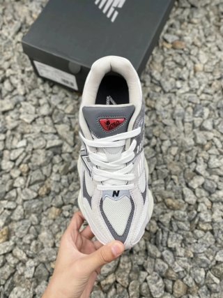 New Balance 45 Gris/Blanco Nuevas Originales