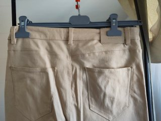 Pantalón encerado Springfield Talla 42 Beige