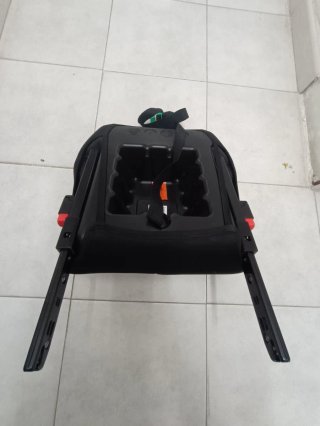 Alzador infantil y protector asiento coche