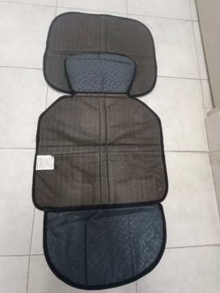 Alzador infantil y protector asiento coche