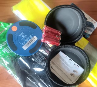 Lote baliza v16, chaleco, linterna y guantes
