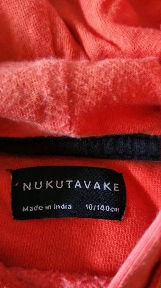 Sudadera niño Nukutavake.Talla 10.