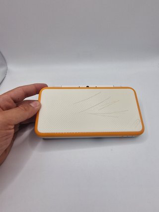 Nintendo 2DS XL Arancione e Bianco