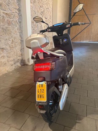 Moto Eléctrica Scooter Negra/Plateada