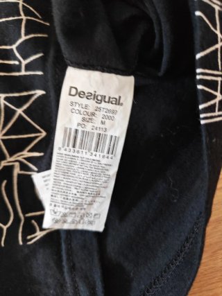 Camiseta Desigual Talla M Negra