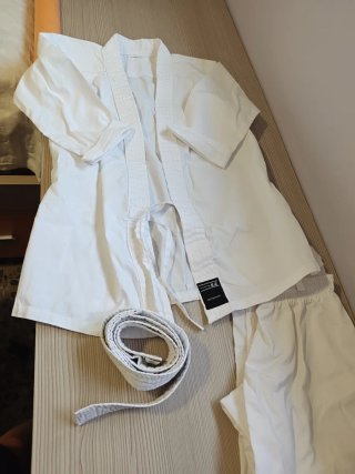Kimono Karate Decathlon Talla 6-8