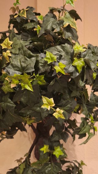 Planta artificial decorativa tipo árbol