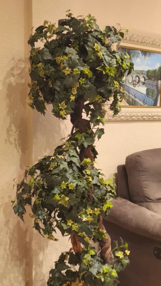 Planta artificial decorativa tipo árbol