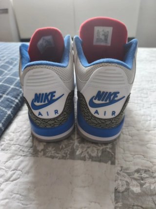 Air Jordan 3 Retro University Blue