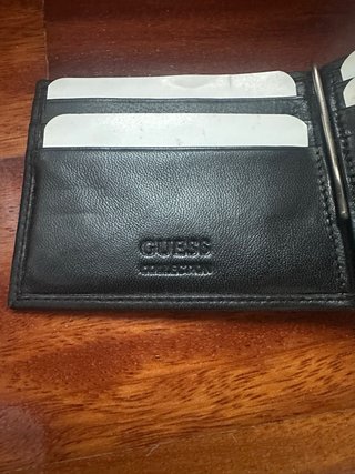 Cartera Guess Negra con Clip para Billetes