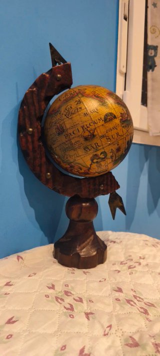 Globo terráqueo decorativo vintage