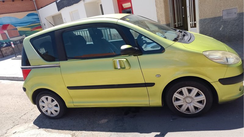 Peugeot 1007 2007 - foto 1