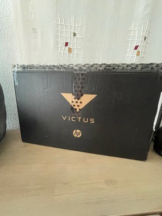 Portátil HP Victus 16 Ryzen 7 32GB RTX 4060 1TB