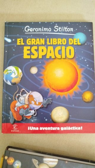 Lote libros del espacio infantil-juvenil