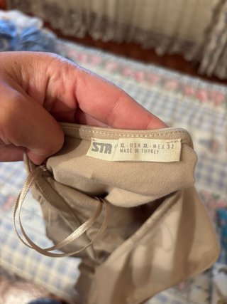 Top Stradivarius beige XL