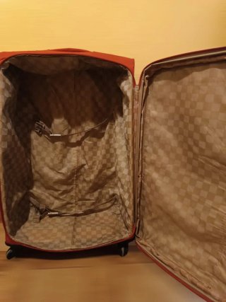 Maleta de viaje Benzi Roja 25kg 4 Ruedas