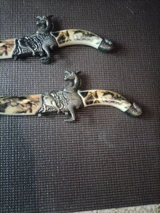 Juego de 2 Dagas Decorativas