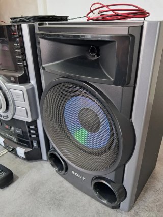 Stereo Sony Genezi