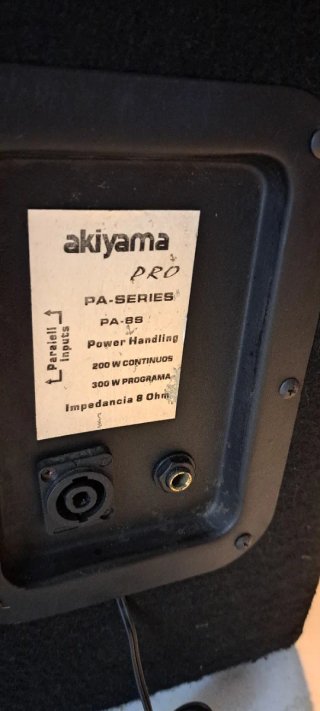 Altavoces Akiyama Negros
