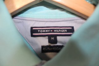 Lote 2 Camisas y 1 Polo Tommy Hilfiger