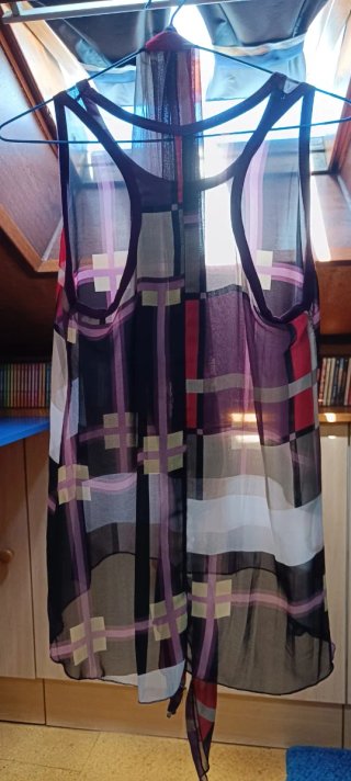 Blusa sin mangas tela fina talla M