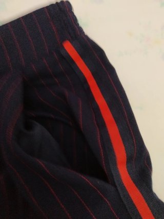 Pantalón rayas azul y rojo