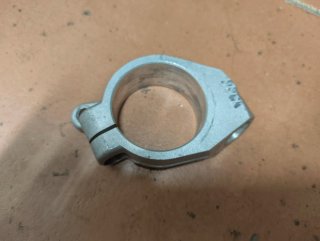 Soporte semimanillar derecho Hyosung GTR 125