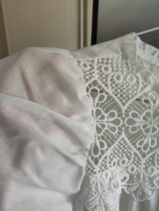 Blusa romántica Shein bordada talla L