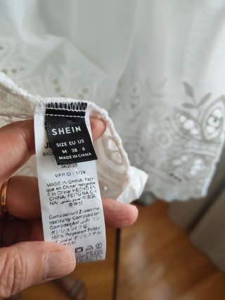 Blusa romántica Shein bordada talla L