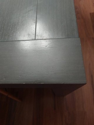 Mesa de comedor de madera gris y negra
