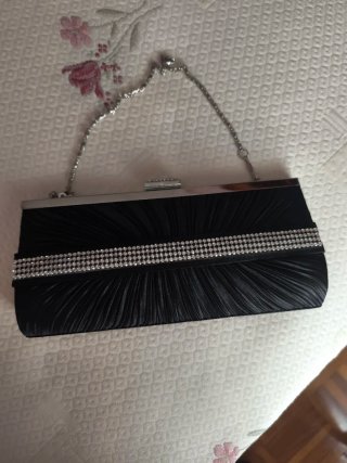 Cartera de fiesta negra con pedrería