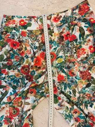 Pantalón ancho estampado floral