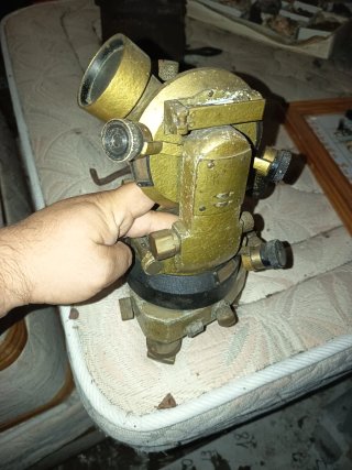 Teodolito antiguo topográfico