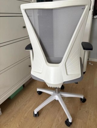 Silla de estudio con ruedas gris
