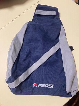 Lote de mochilas y bandoleras