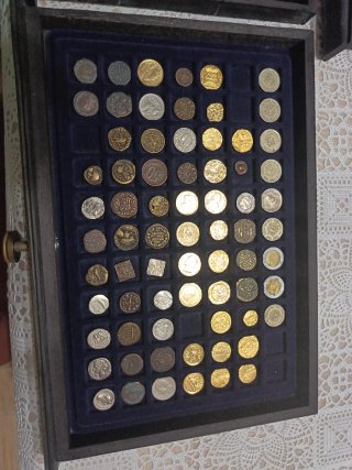 Lote 135 réplicas numismáticas