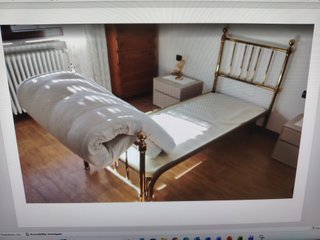 Letto in ottone massiccio con rete a doghe