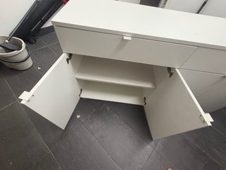 Aparador VIHALS Blanco Ikea 140x37x75 cm