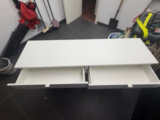 Aparador VIHALS Blanco Ikea 140x37x75 cm