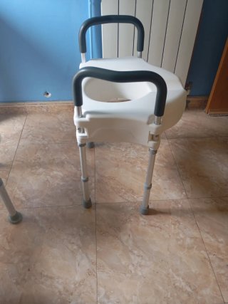 Asiento de WC y ducha para personas mayores