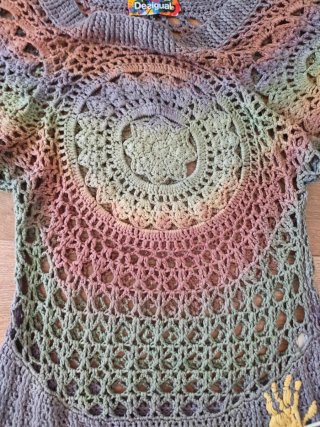 Camiseta Desigual punto multicolor La talla es S/M