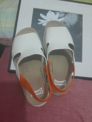 Sandalias Camper Blancas y Naranja