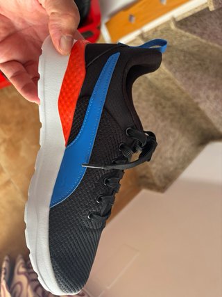 Tenis Puma niño negro y azul nuevo a estrenar.