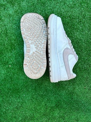 Nike Air Force 1 Blancas y Beige