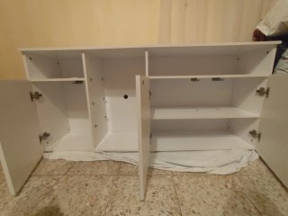 Mueble auxiliar blanco y beige