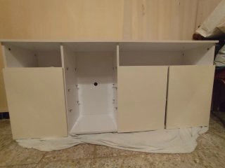 Mueble auxiliar blanco y beige